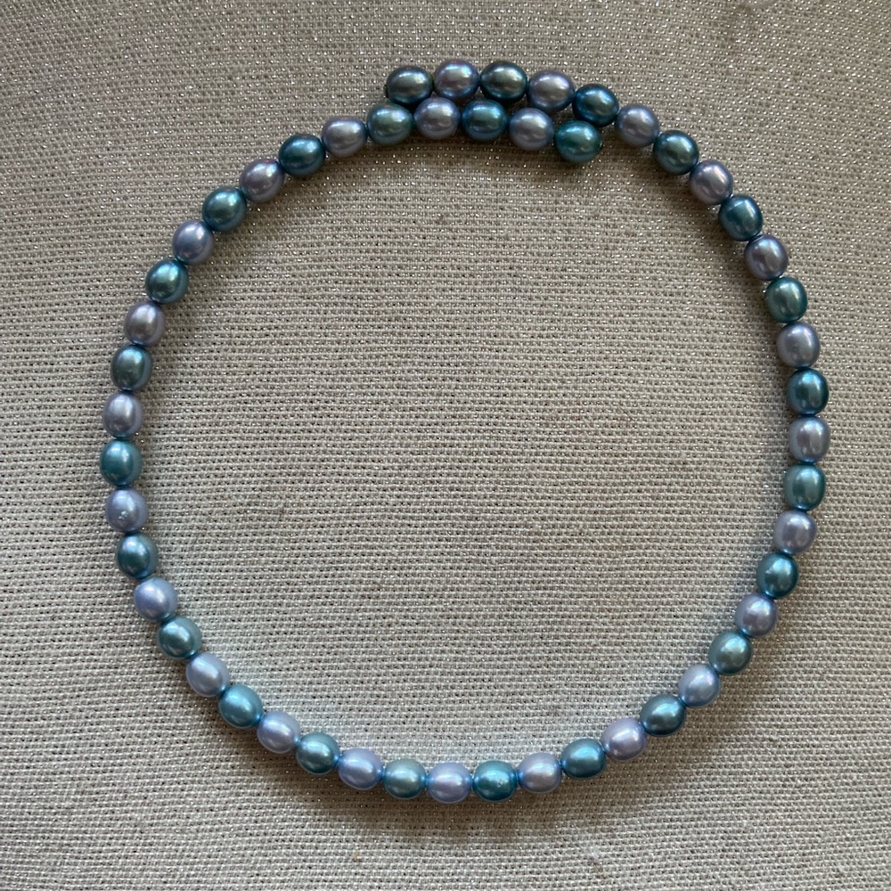 Iridescent Blue Green Faux Pearl Beaded Choker